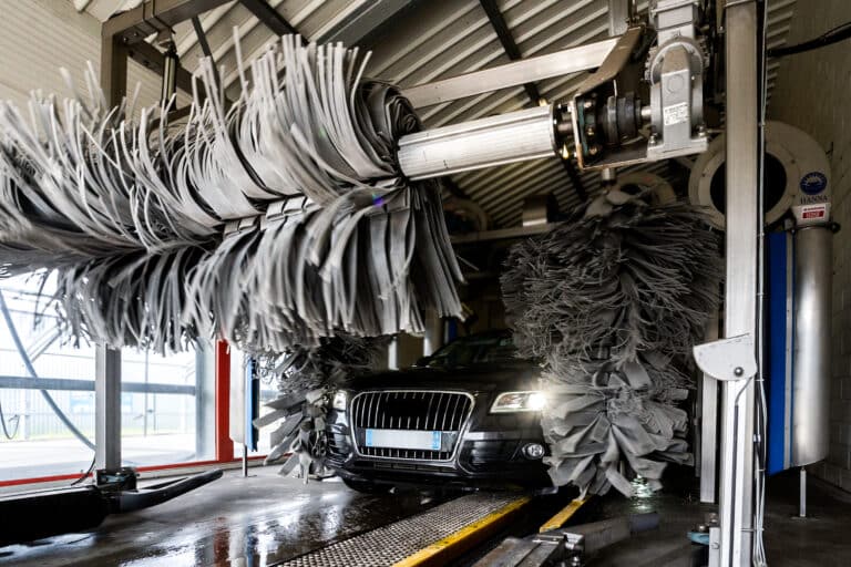 Lavage auto et dommages : est-ce que je peux être indemnisé ?