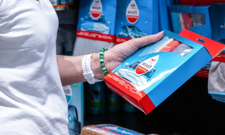 Lavage auto : Les 6 accessoires indispensables à utiliser 