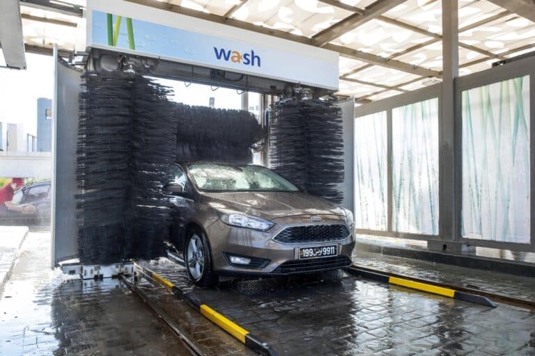 Le prélavage de voiture : les avantages et les étapes