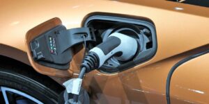 Comment laver une voiture électrique ?