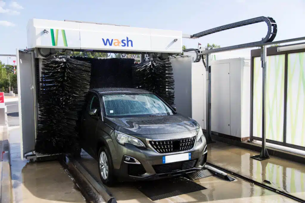 Lavage rouleaux voiture TotalEnergies Wash